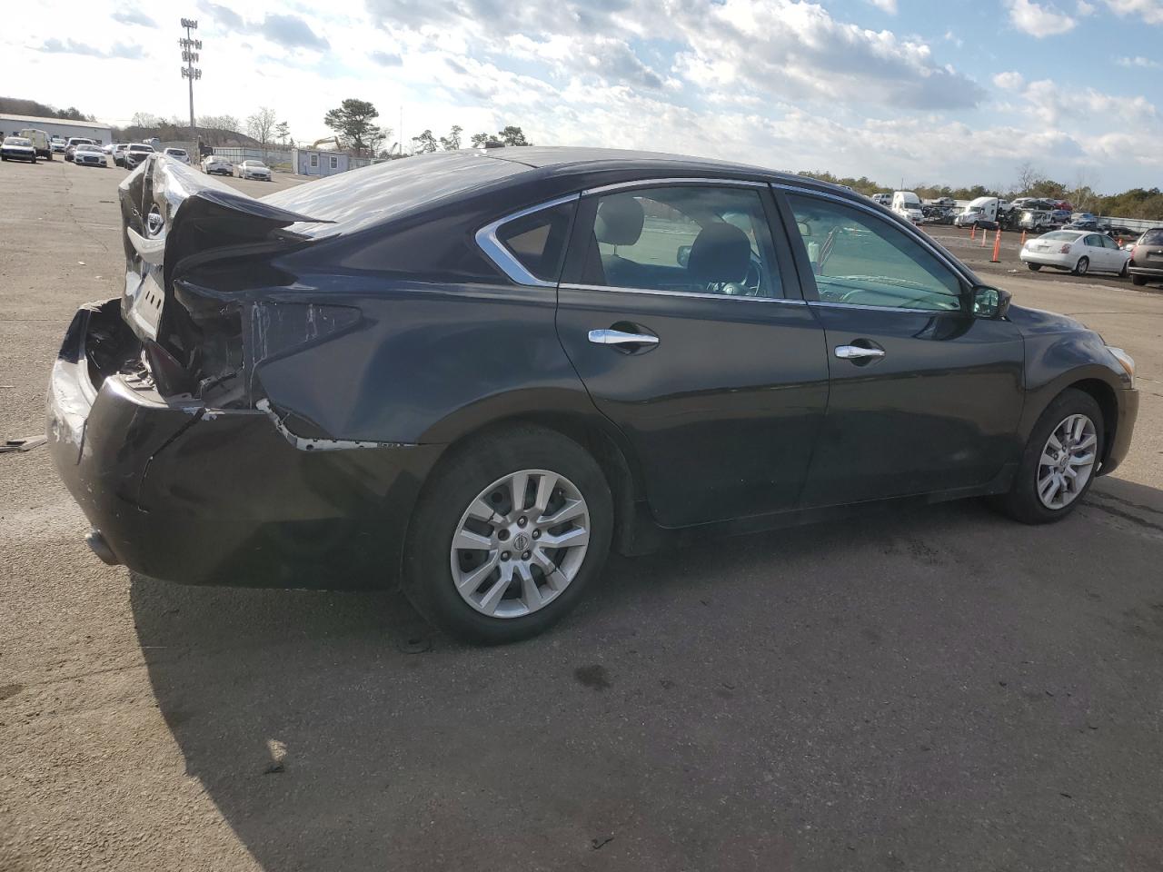 2015 Nissan Altima - Image 3
