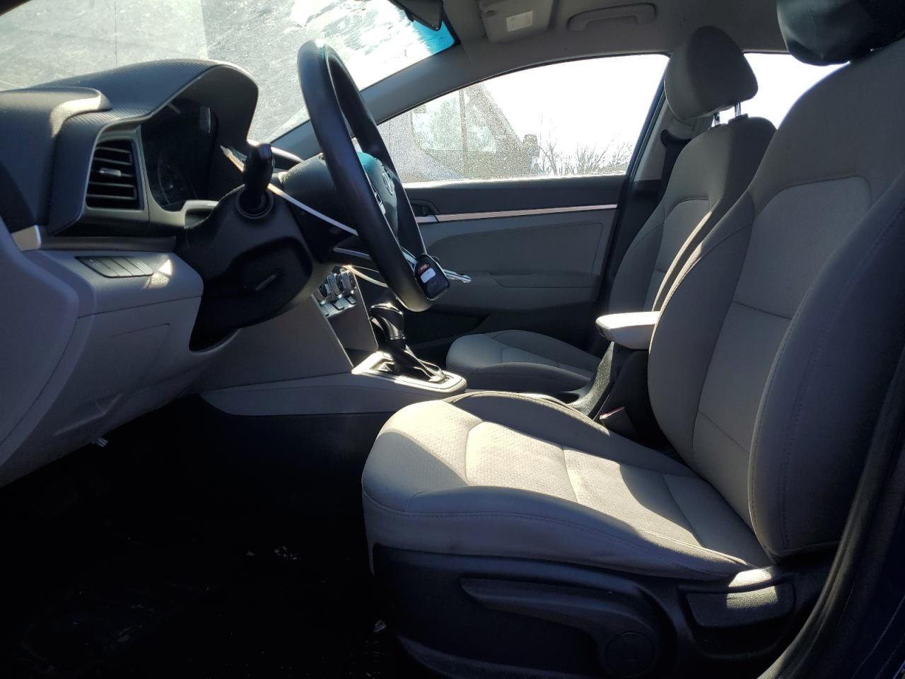 2019 Hyundai Elantra - Image 7