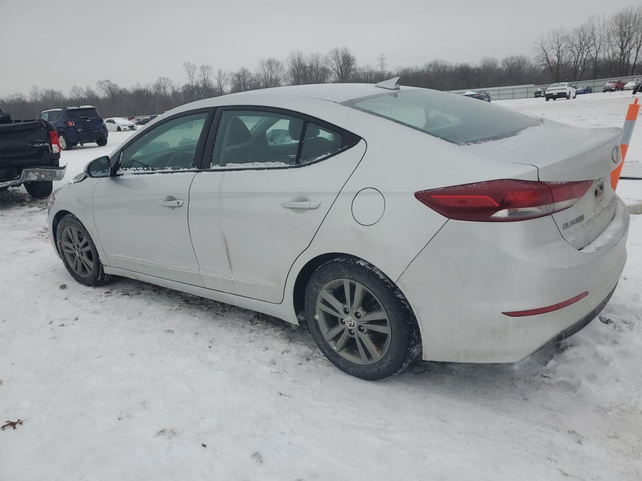 2018 Hyundai Elantra - Image 2