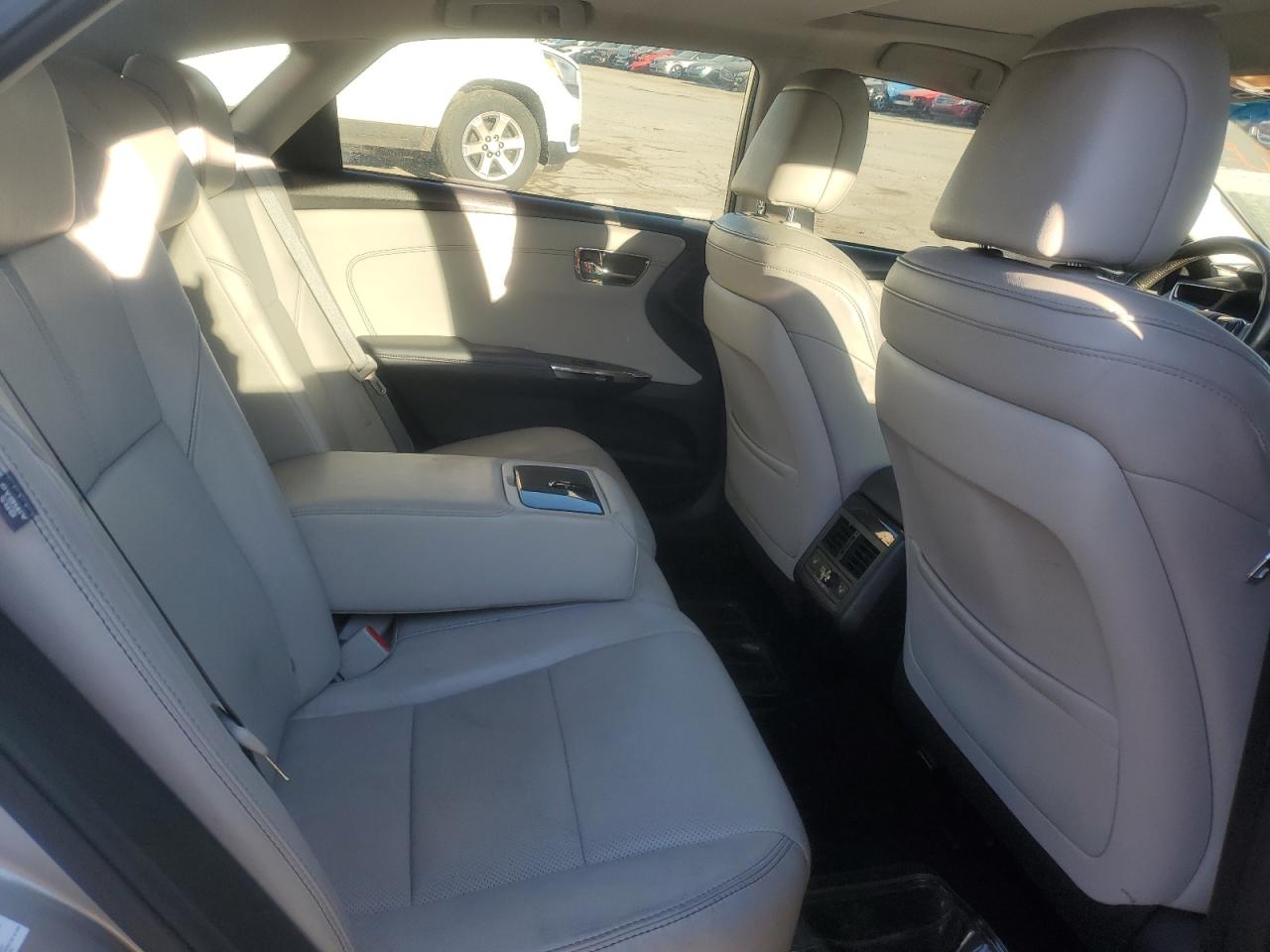2013 Toyota Avalon - Image 11