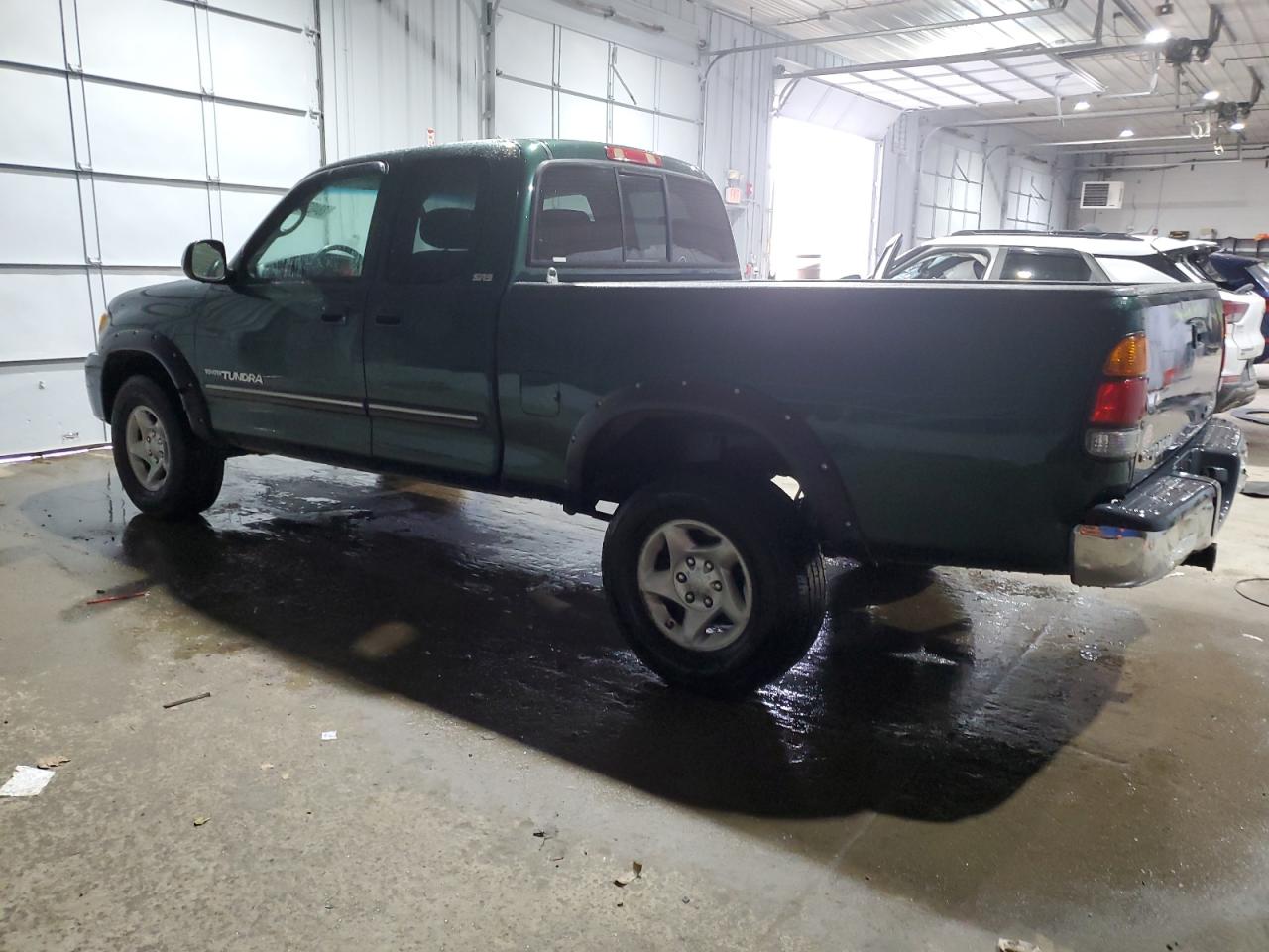 2004 Toyota Tundra - Image 2