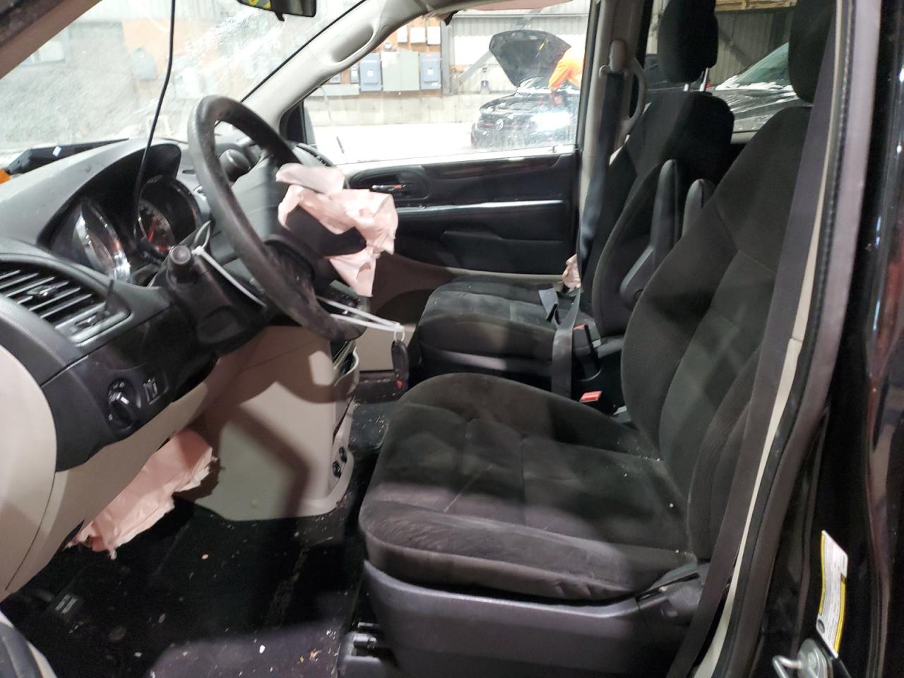 2017 Dodge Caravan - Image 7