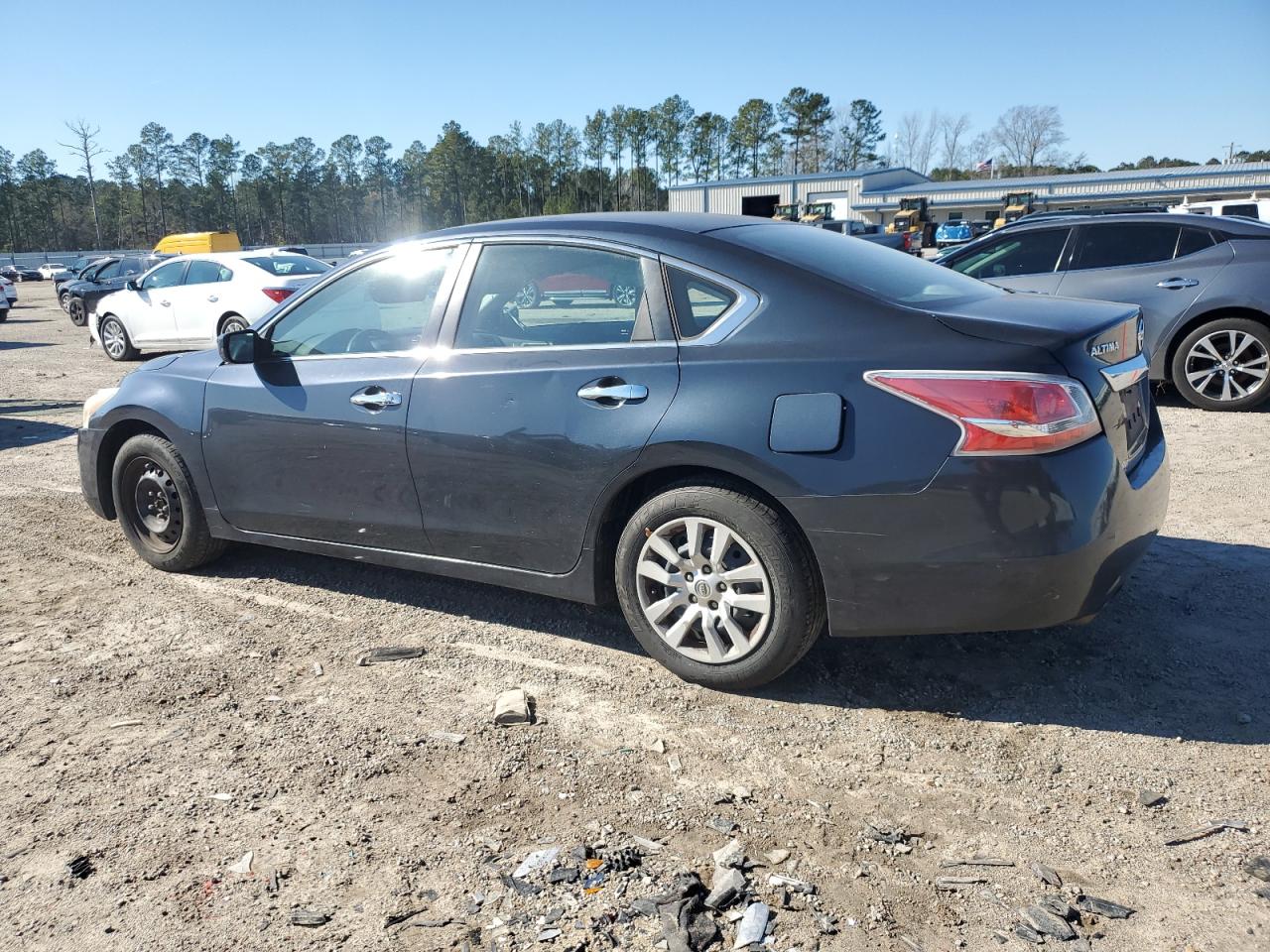 2015 Nissan Altima - Image 2