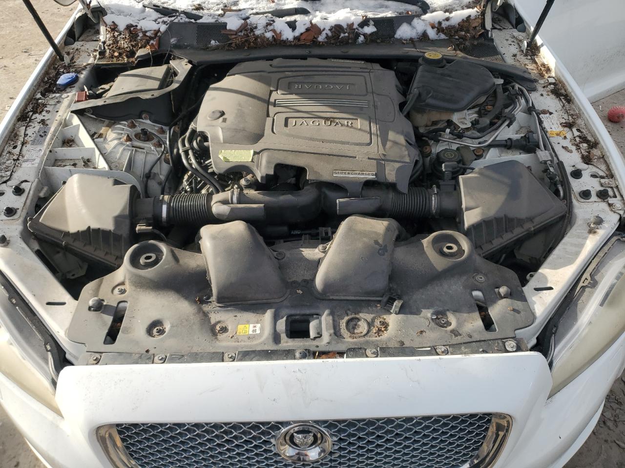 2013 Jaguar XJ - Image 11