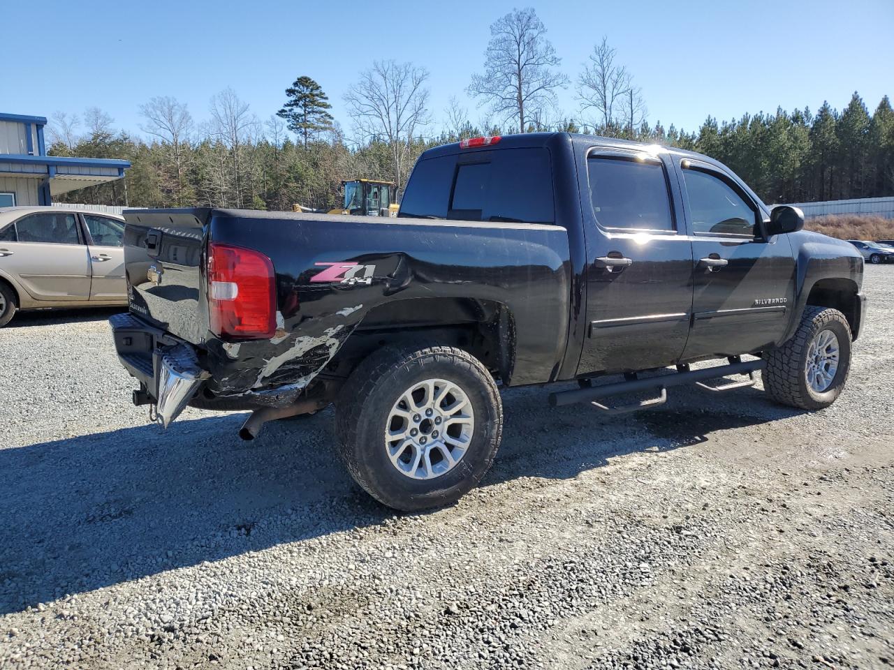 2011 Chevrolet Silverado - Image 3