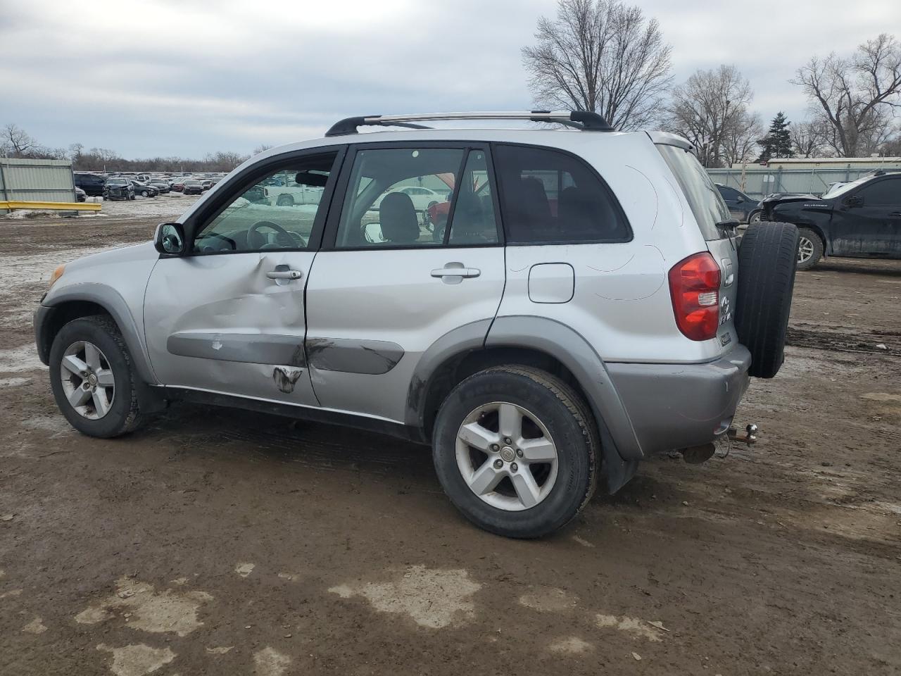 2004 Toyota RAV 4 - Image 2