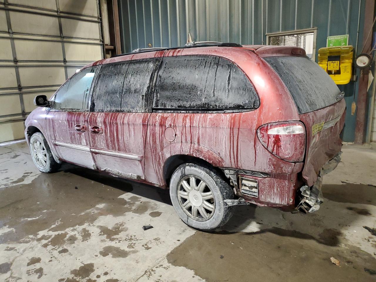 2007 Chrysler Town & Country - Image 2
