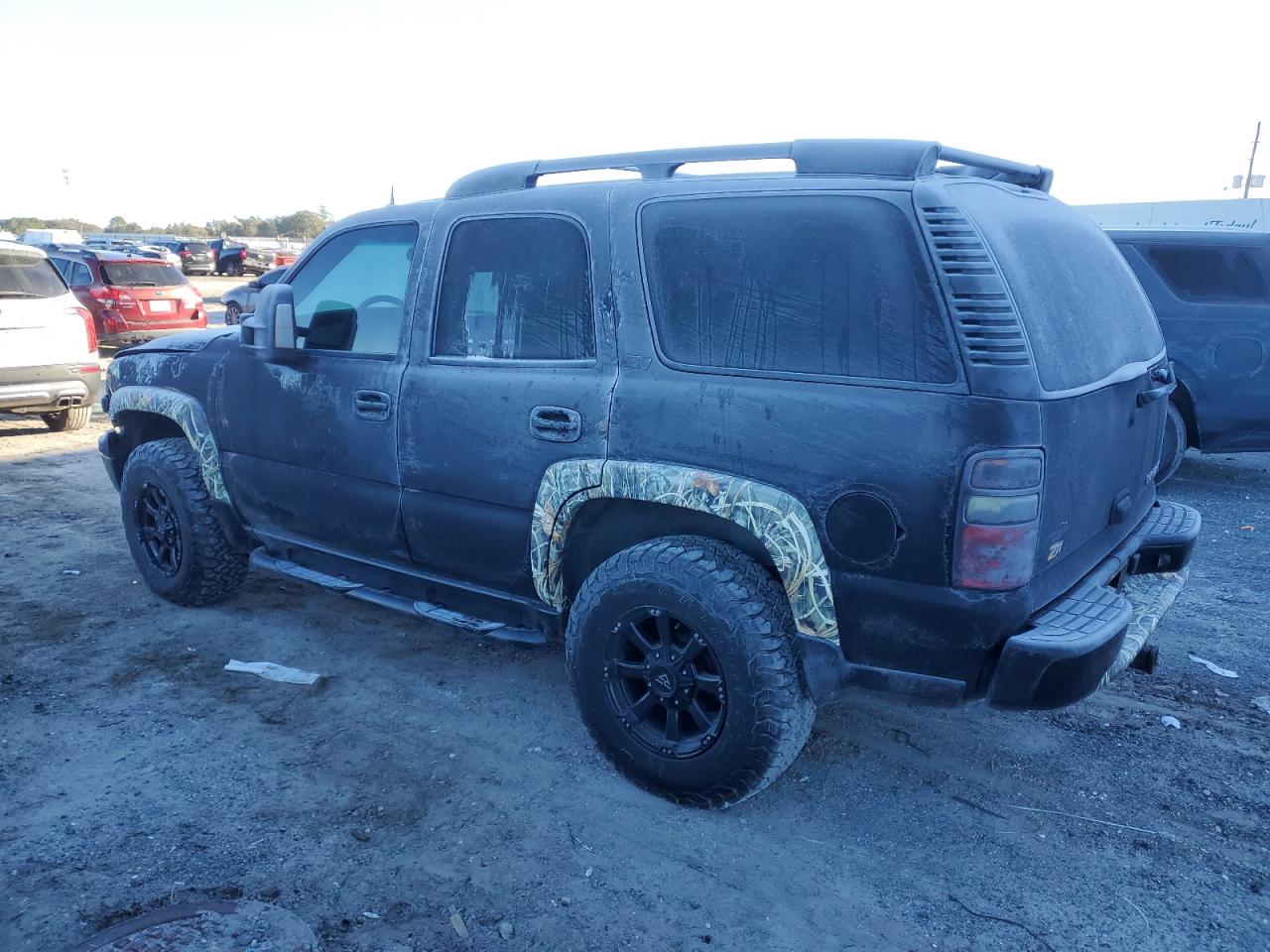 2004 Chevrolet Tahoe - Image 2