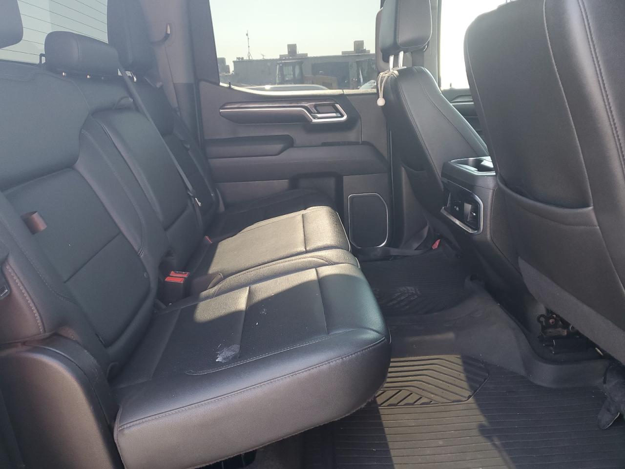 2022 Chevrolet Silverado - Image 10
