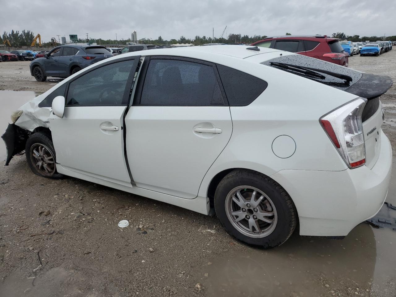 2010 Toyota Prius - Image 2