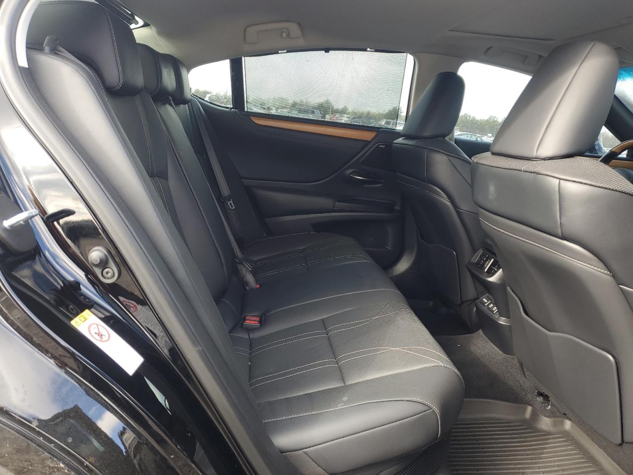 2019 Lexus ES - Image 10