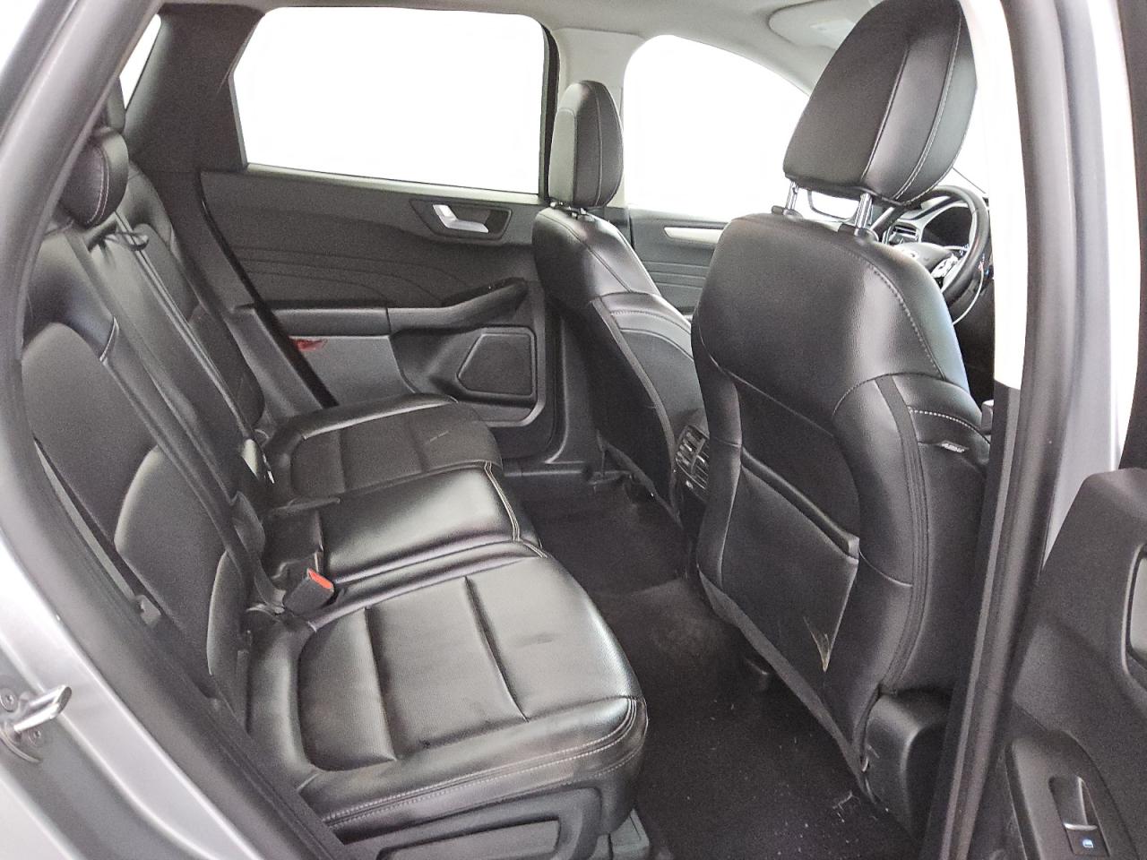 2022 Ford Escape - Image 11