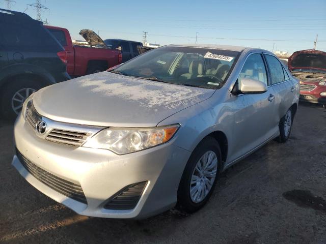 Sedans TOYOTA CAMRY 2012 Srebrny