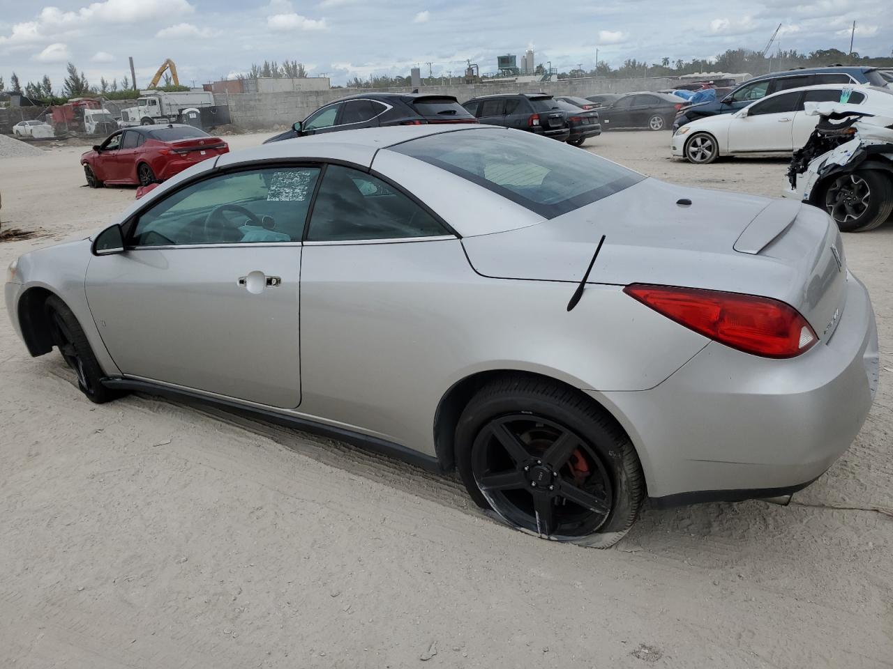 2007 Pontiac G6 - Image 2