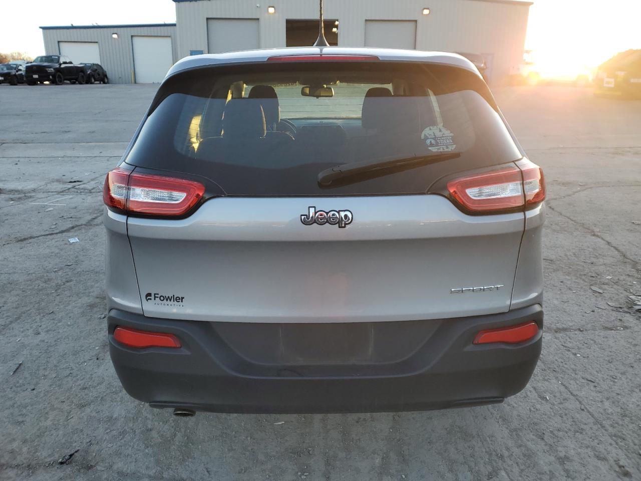 2017 Jeep Grand Cherokee - Image 6