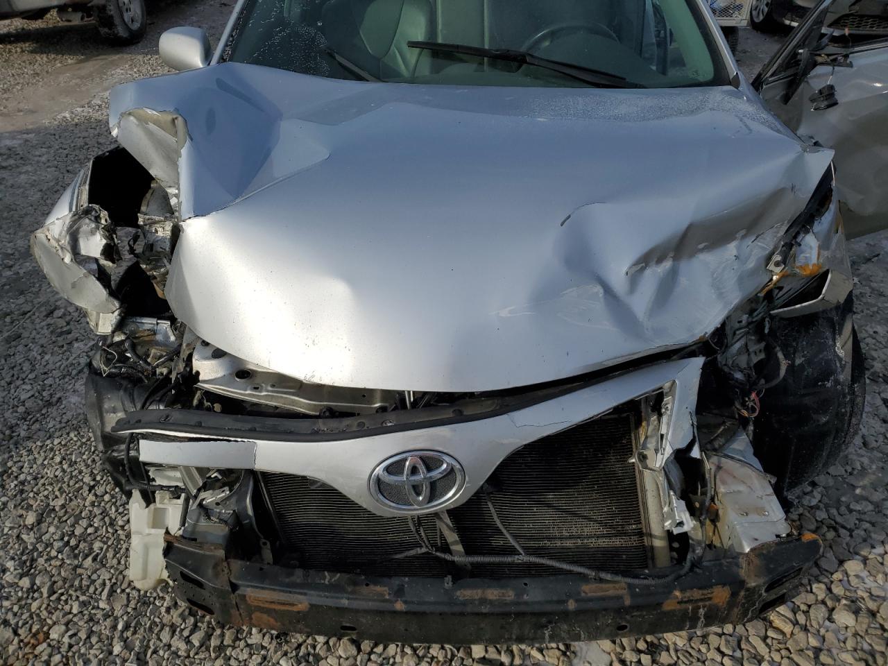 2010 Toyota Camry - Image 11