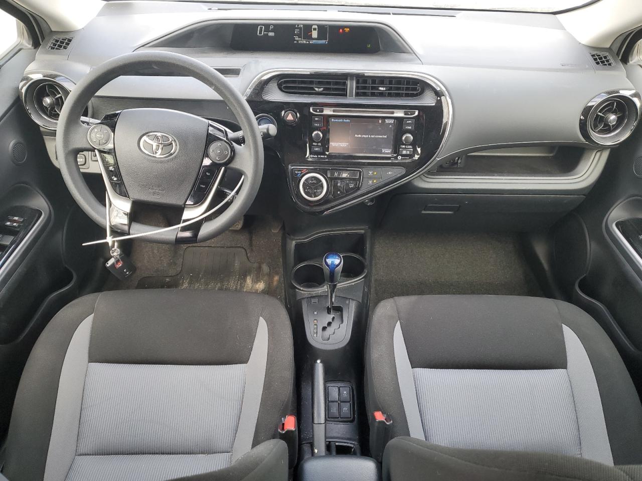 2019 Toyota Prius - Image 8