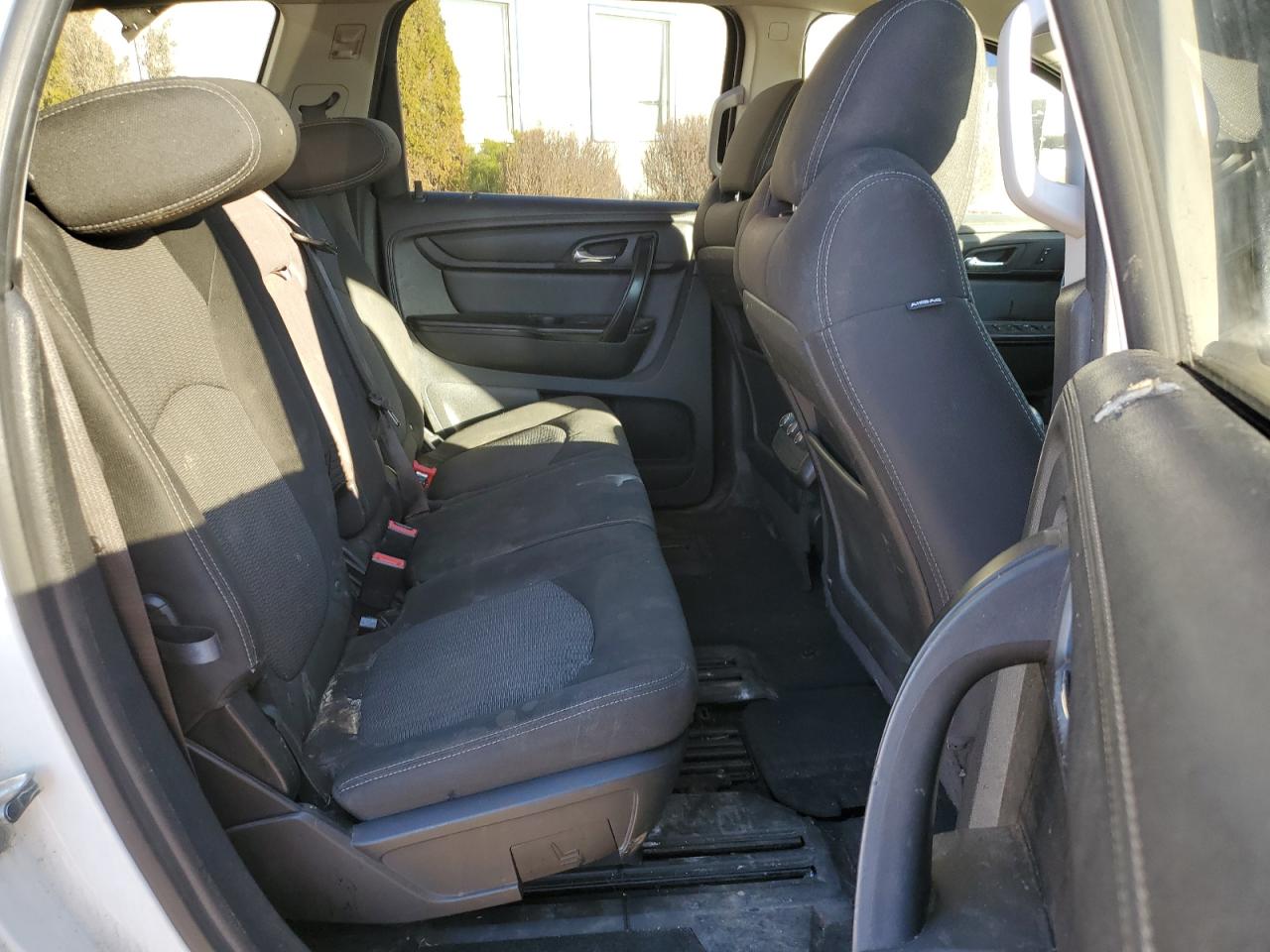 2015 Chevrolet Traverse - Image 11