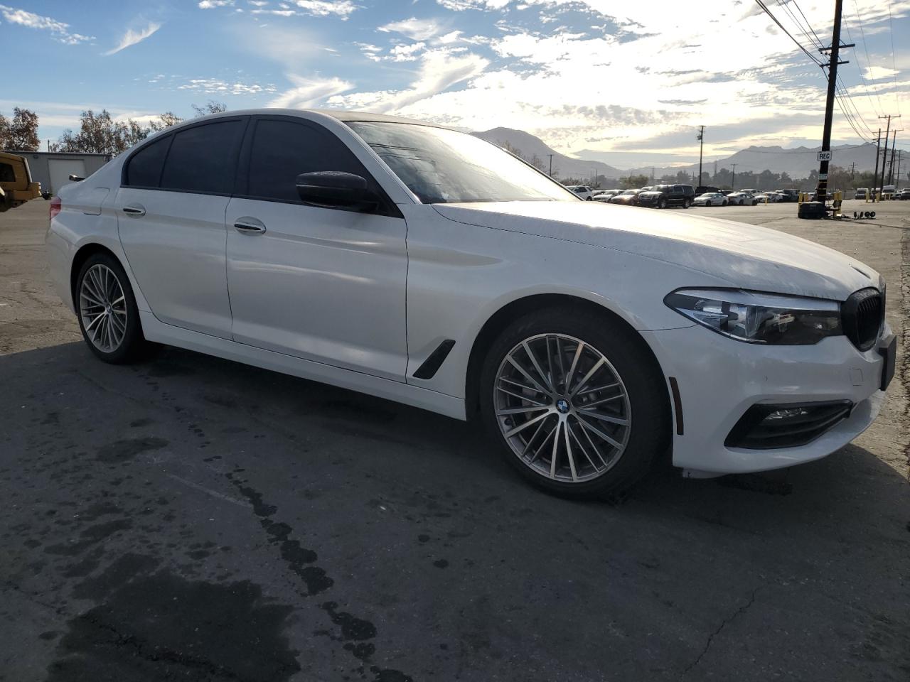 VIN WBAJE5C5XJWA94803 2018 BMW 5 SERIES no.4