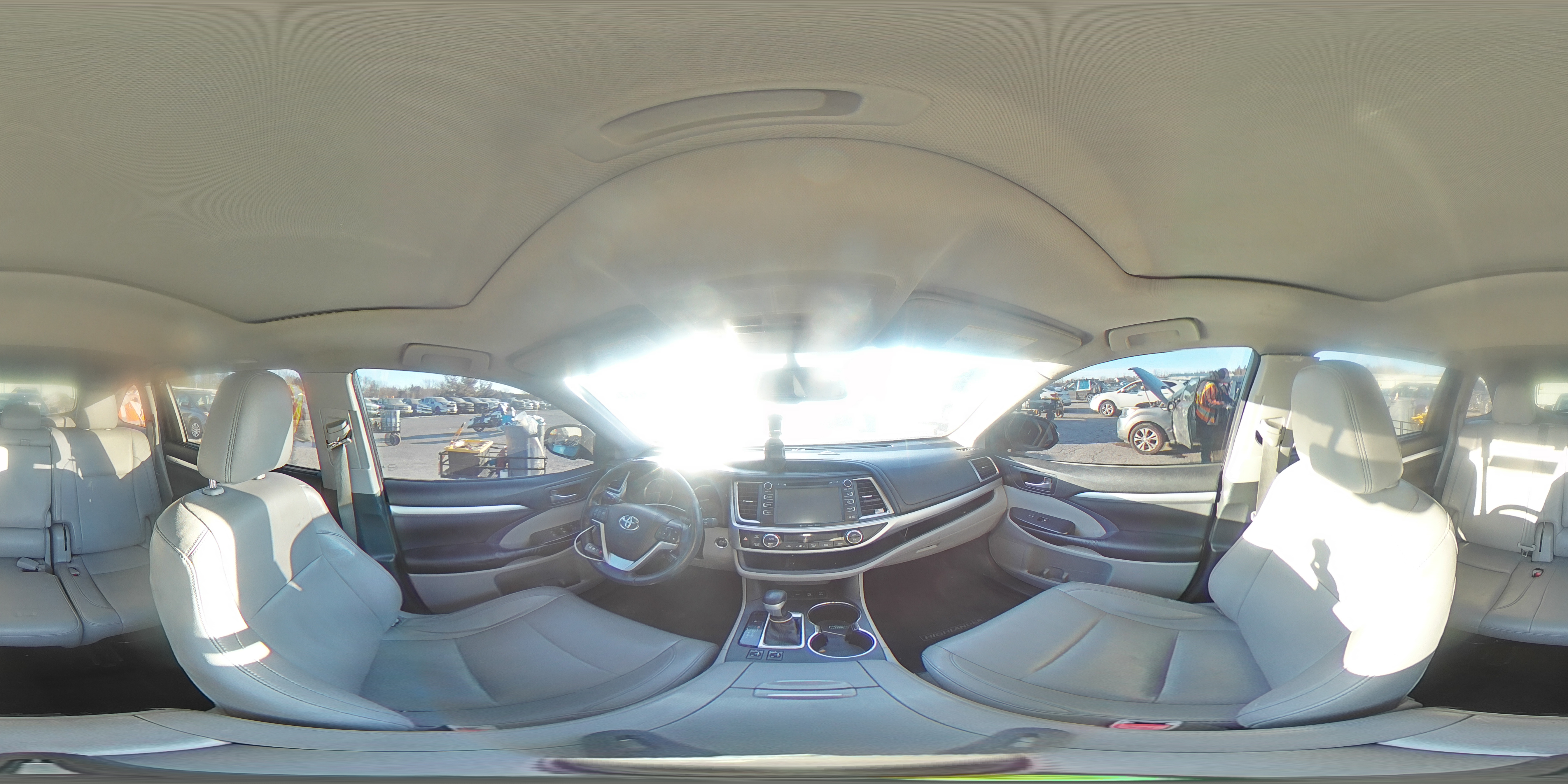 2016 Toyota Highlander - Image 13