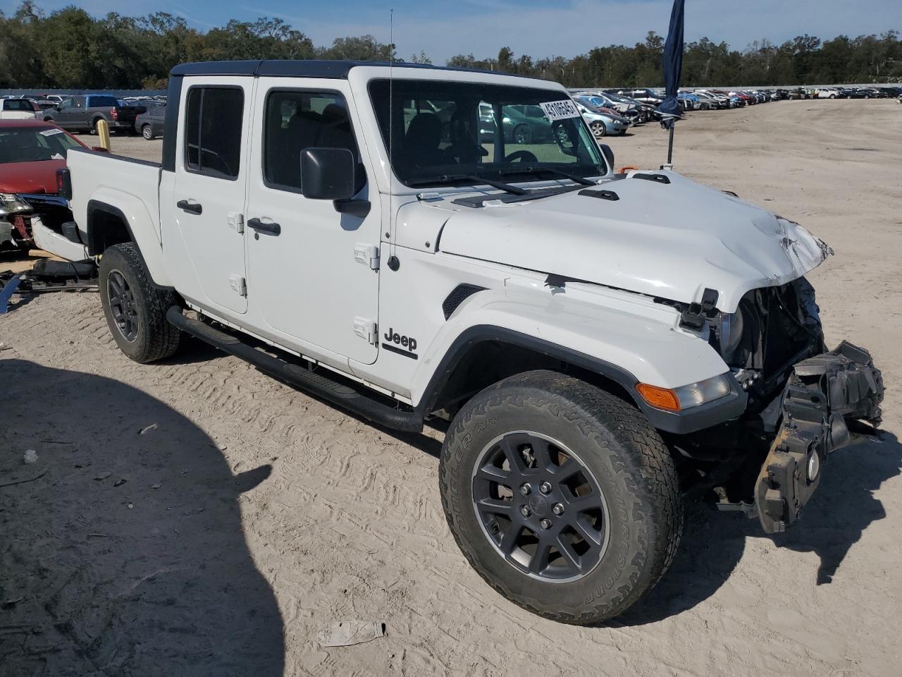 2021 Jeep Gladiator - Image 4