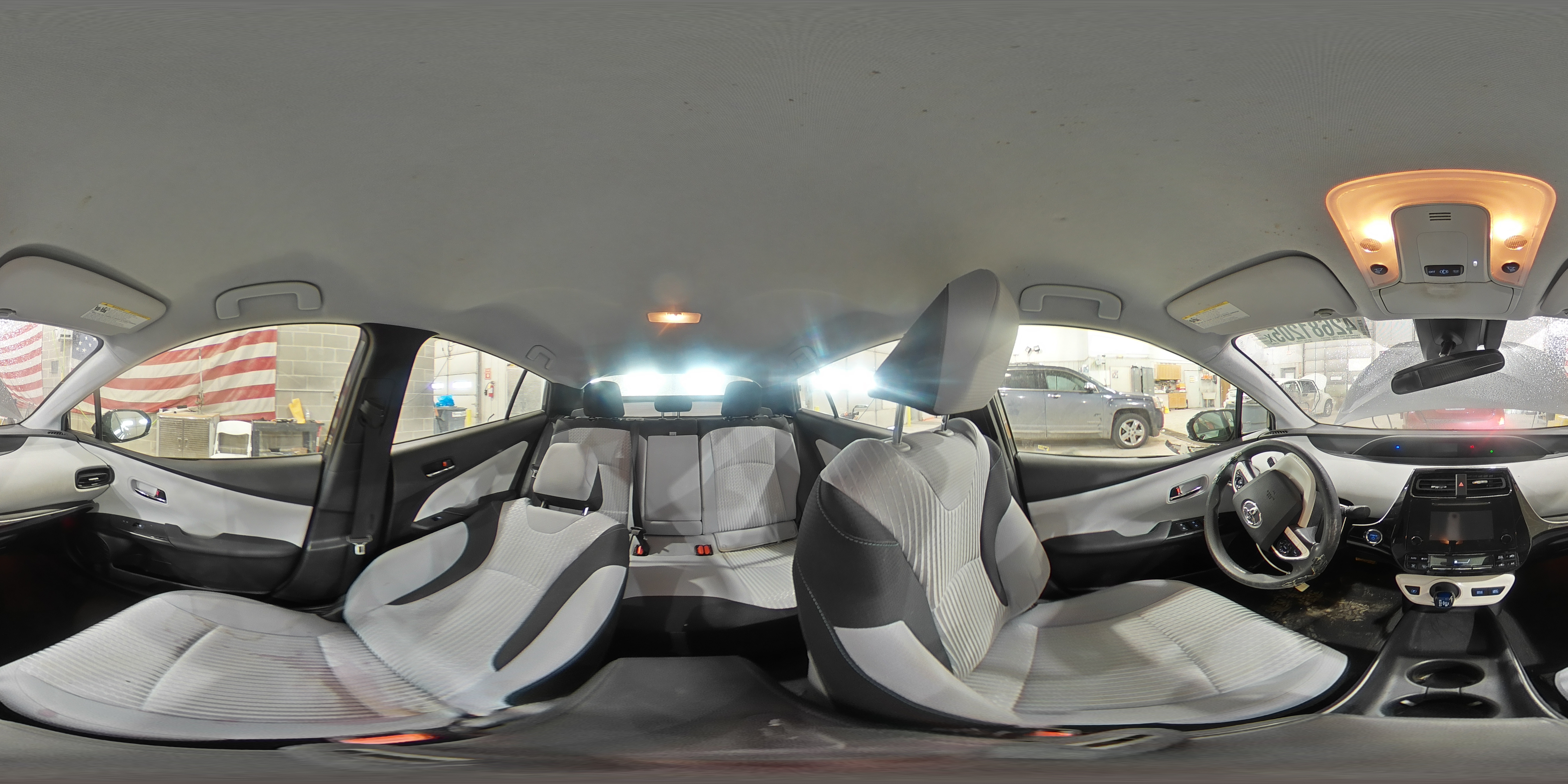 2017 Toyota Prius - Image 14