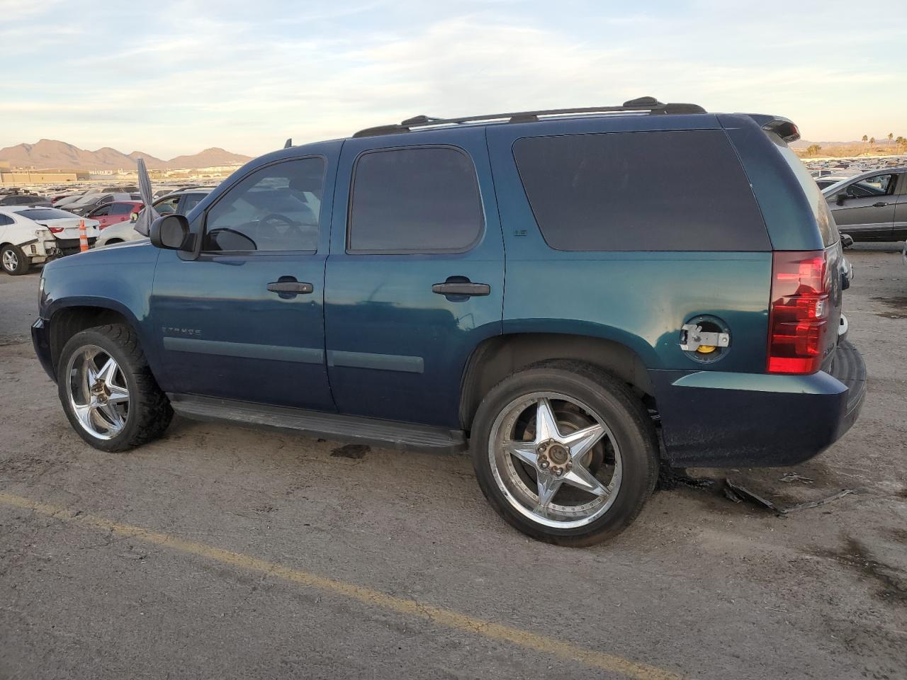 2007 Chevrolet Tahoe - Image 2