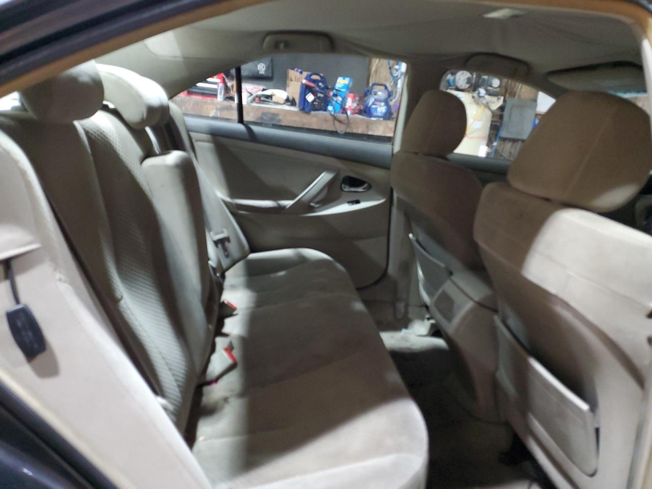 2009 Toyota Camry - Image 10