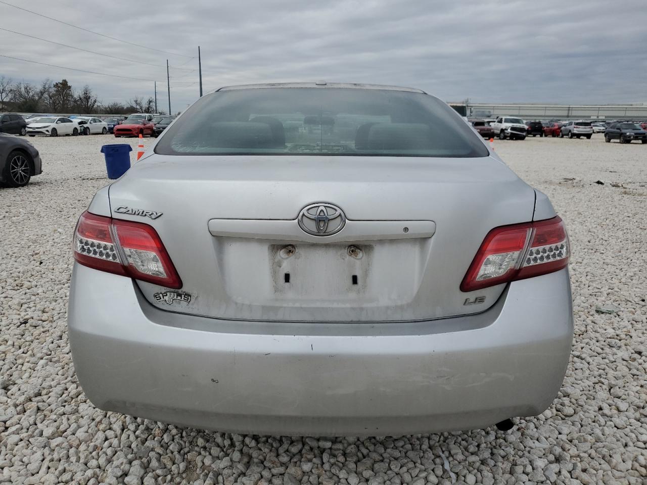 2010 Toyota Camry - Image 6