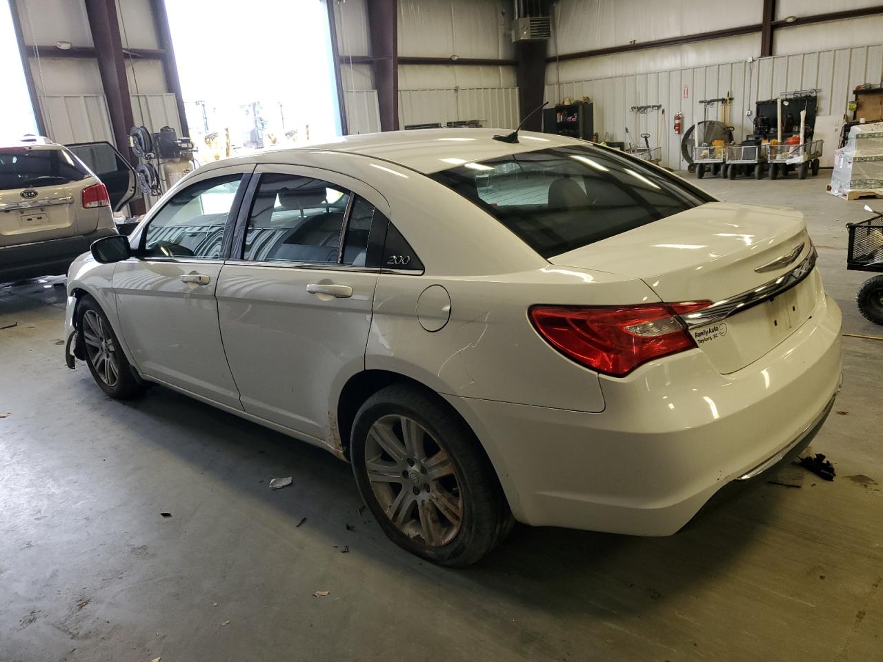2012 Chrysler 200 - Image 2