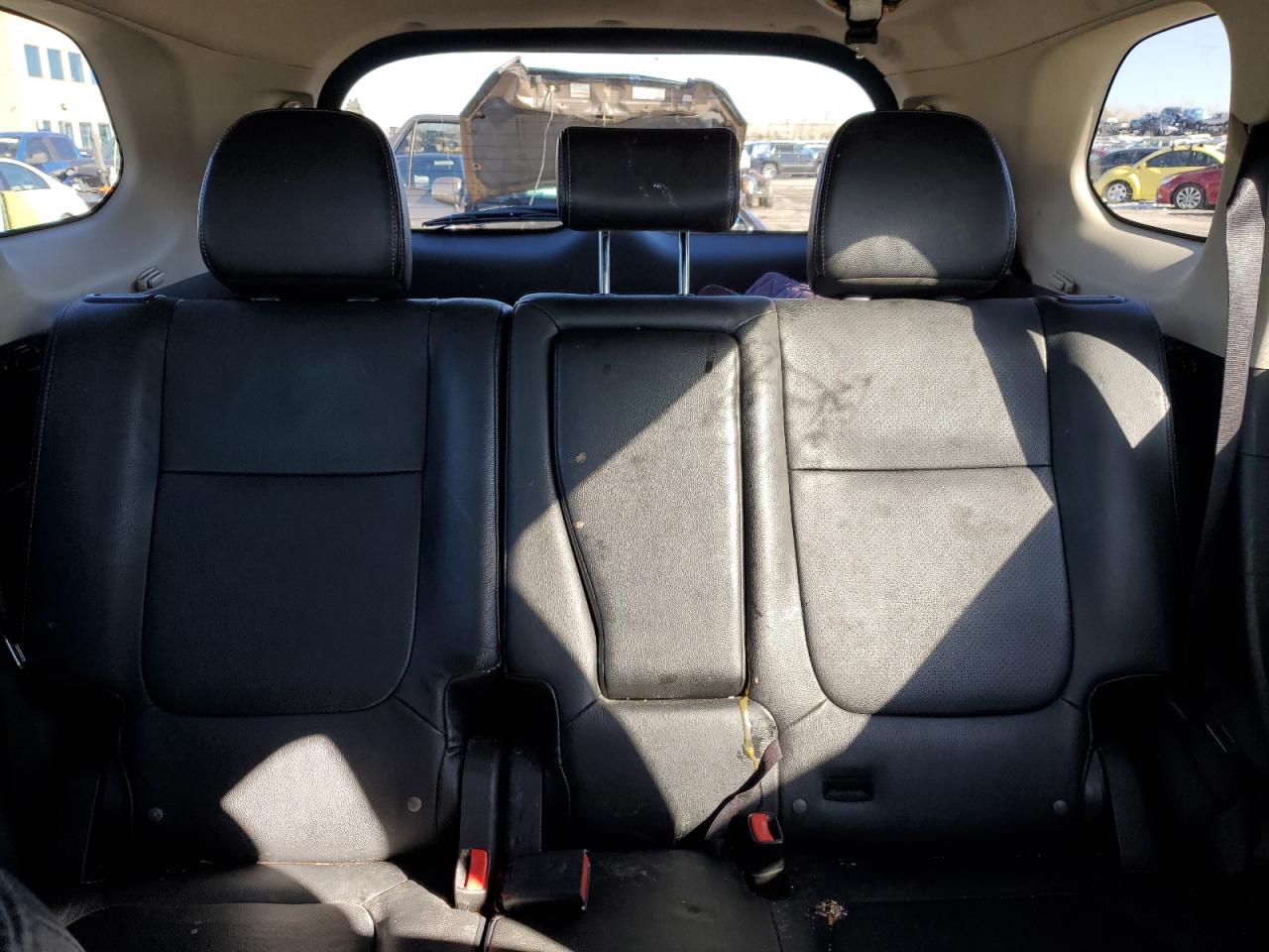 2014 Mitsubishi Outlander - Image 10