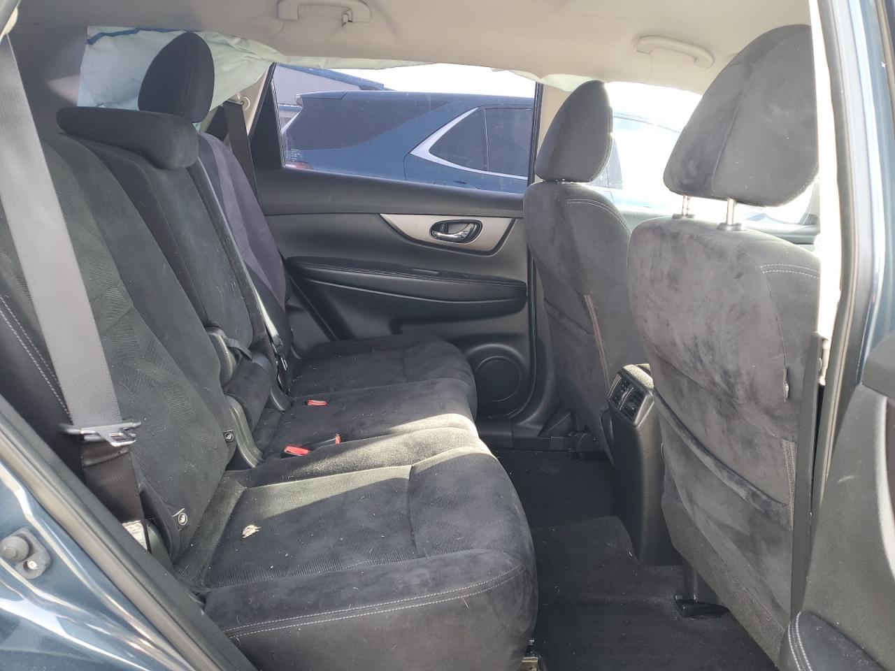 2016 Nissan Rogue - Image 12