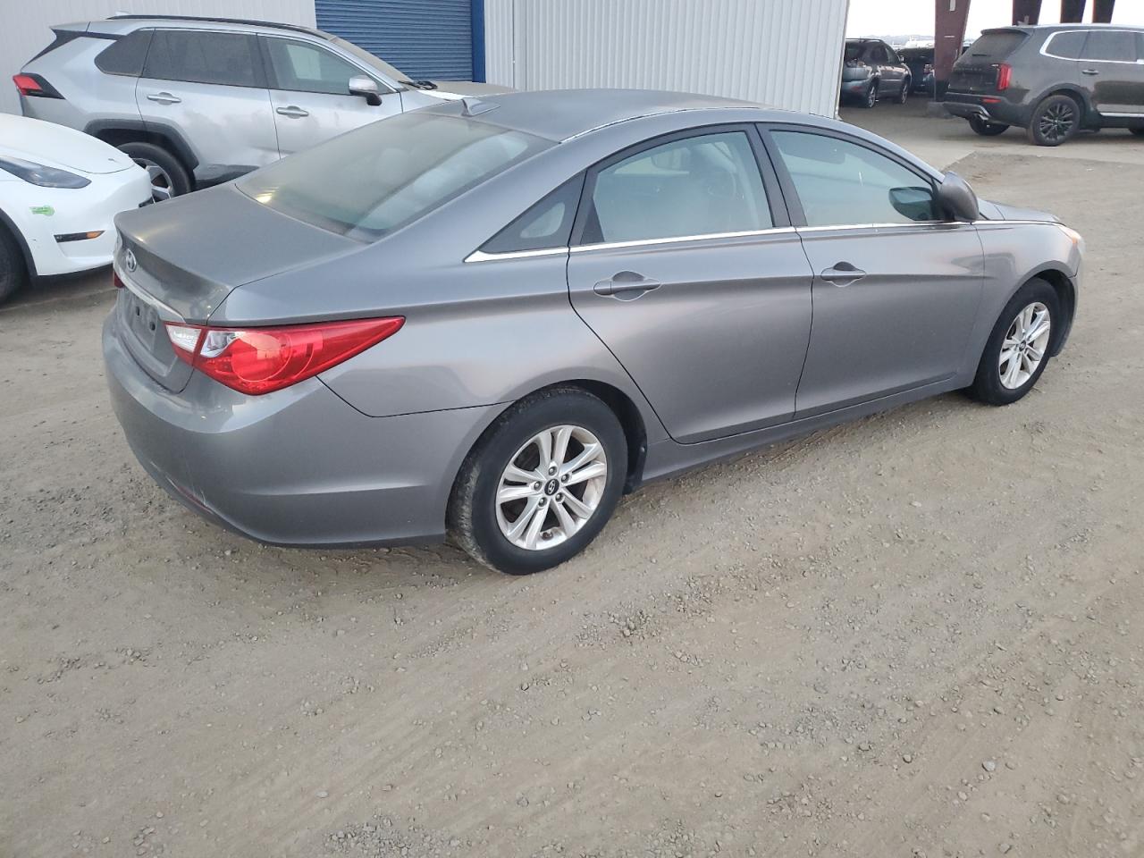 2013 Hyundai Sonata - Image 3