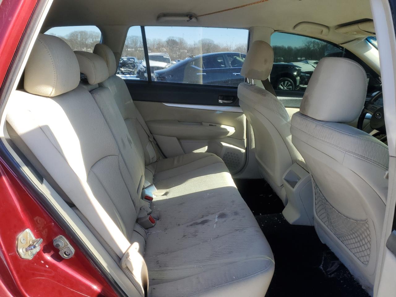 2011 Subaru Outback - Image 10