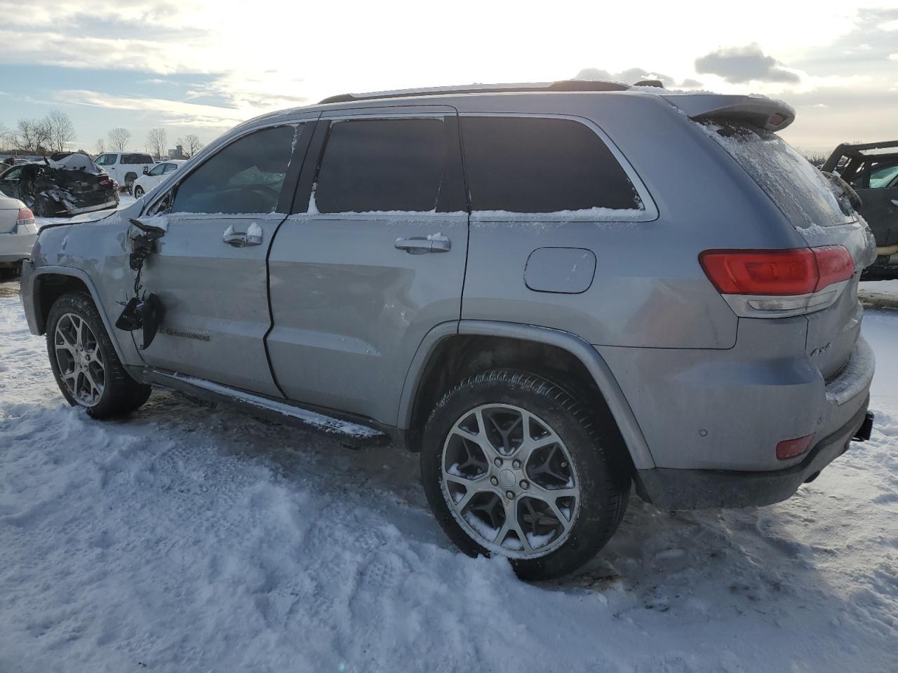 2018 Jeep Grand Cherokee - Image 2