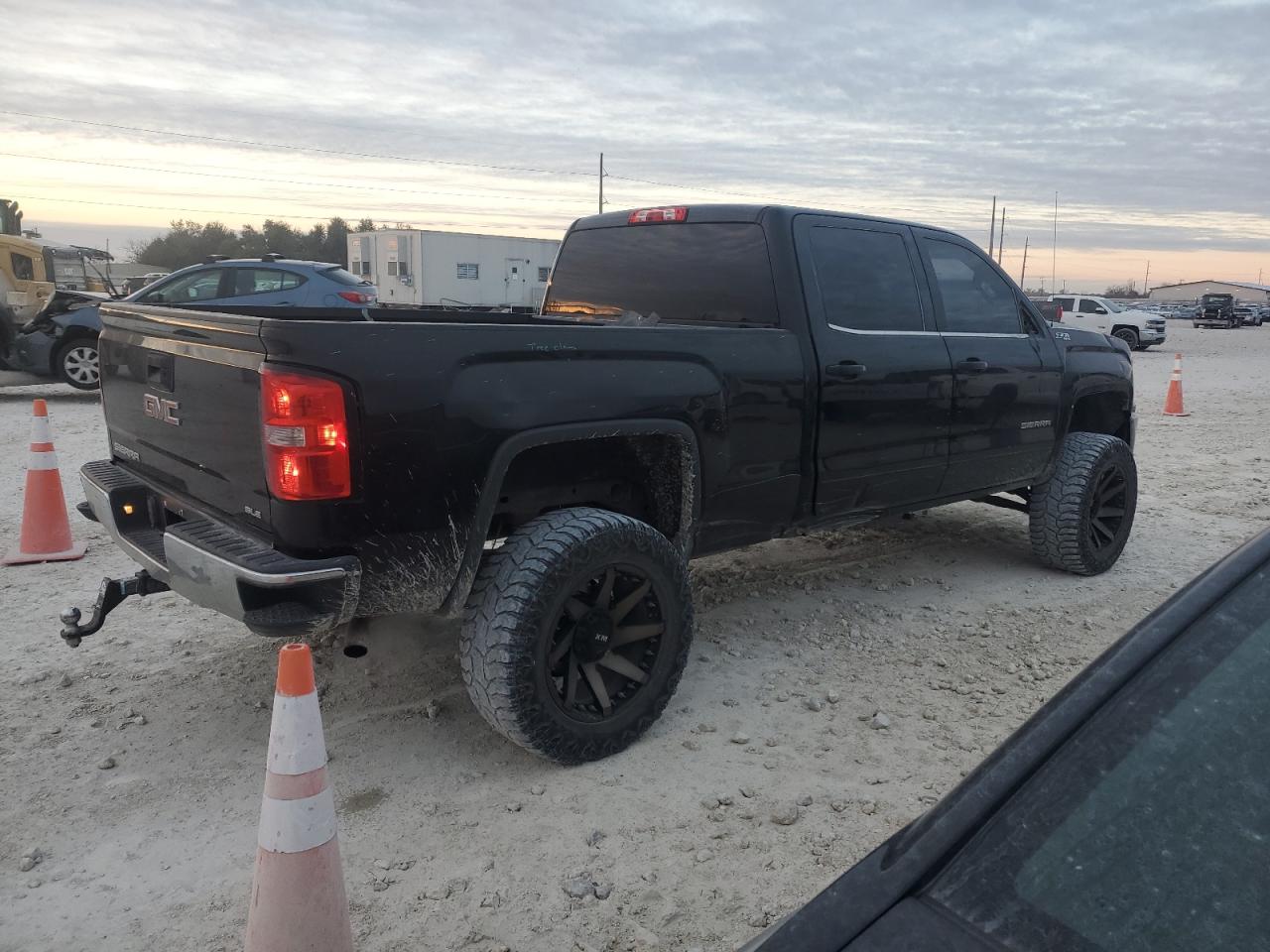 2016 GMC Sierra - Image 3