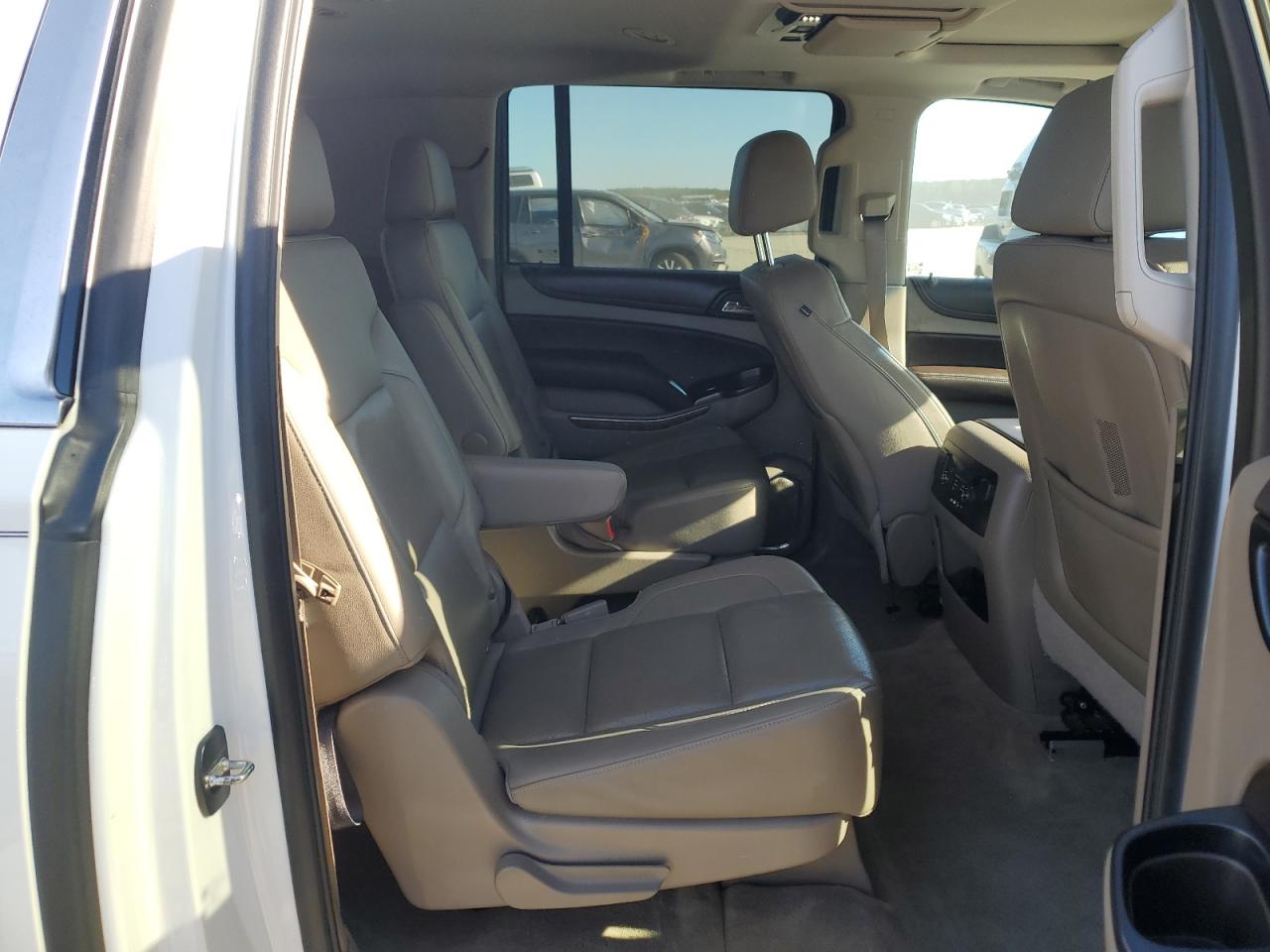 2015 Chevrolet Suburban - Image 12