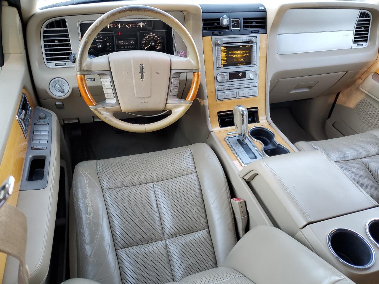 2010 Lincoln Navigator - Image 8