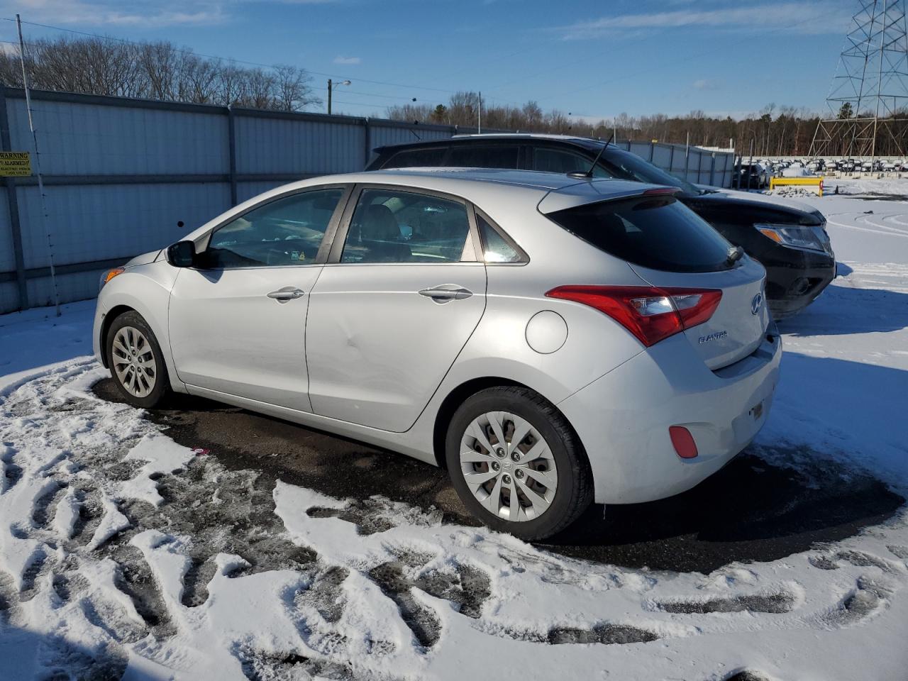 2017 Hyundai Elantra - Image 2