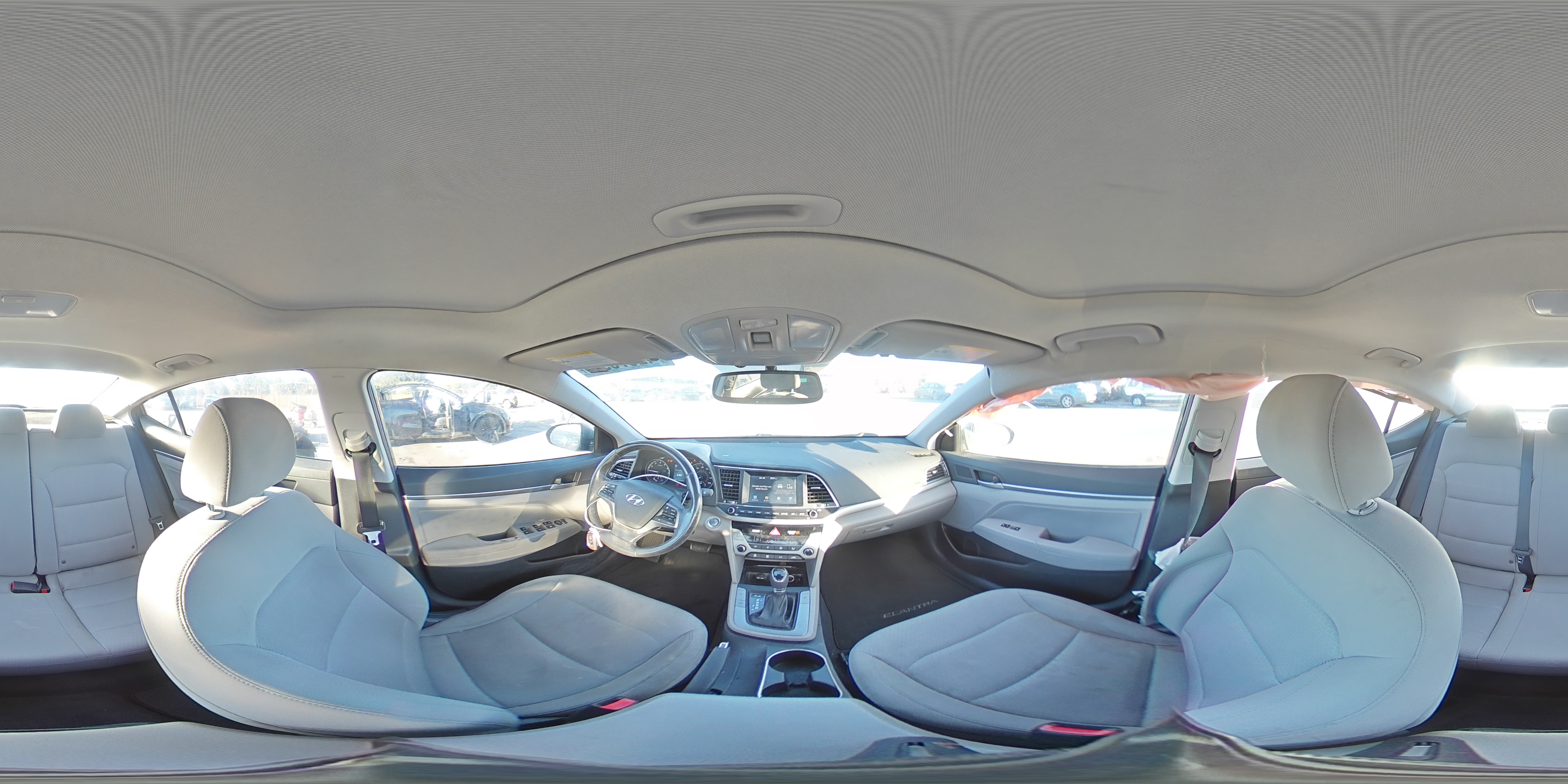 2018 Hyundai Elantra - Image 12