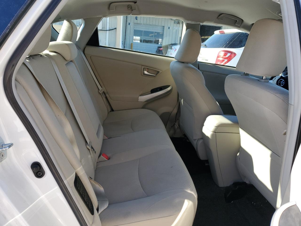 2013 Toyota Prius - Image 11