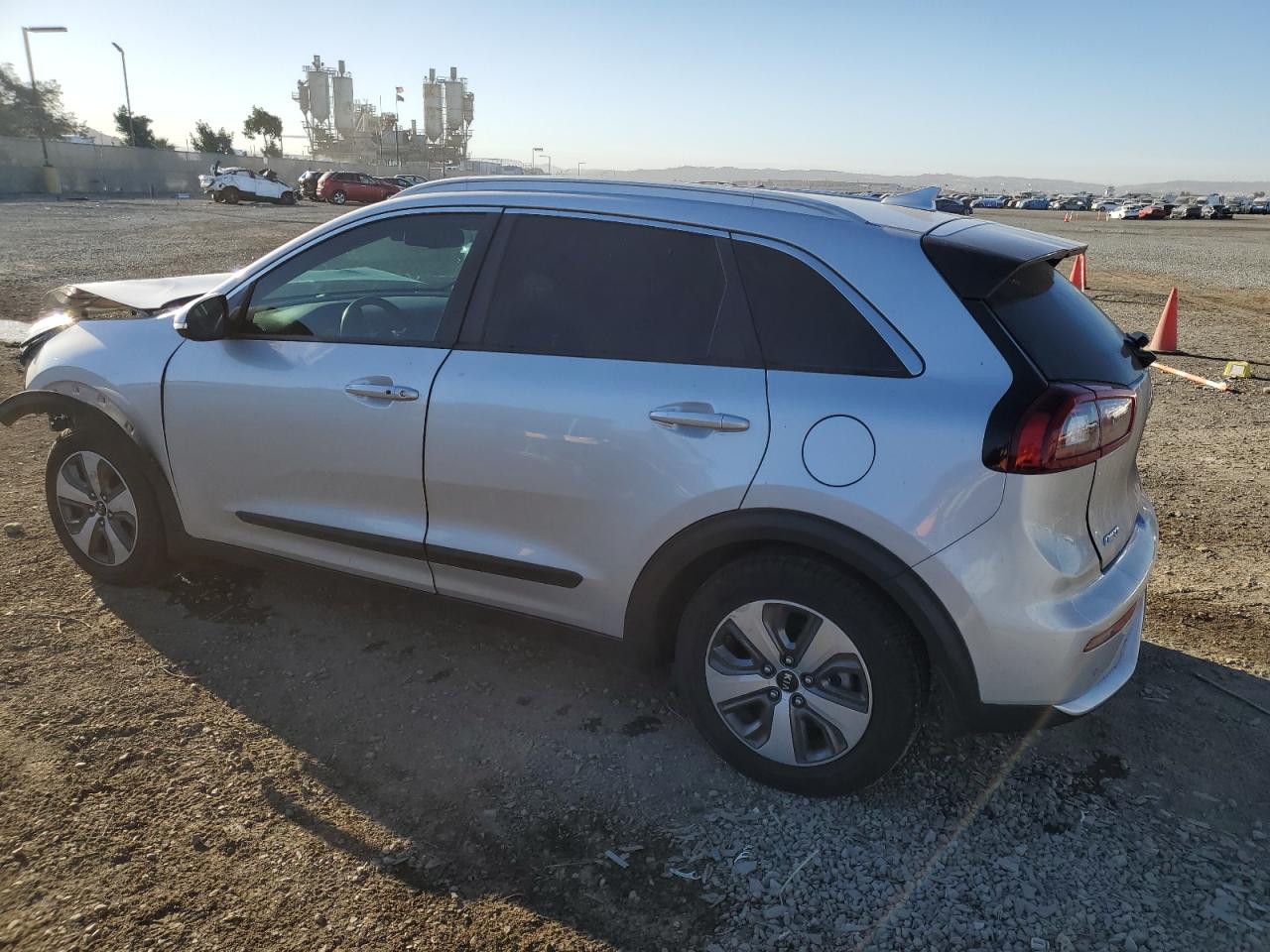 KNDCE3LC2K5312218 2019 KIA NIRO - Image 2