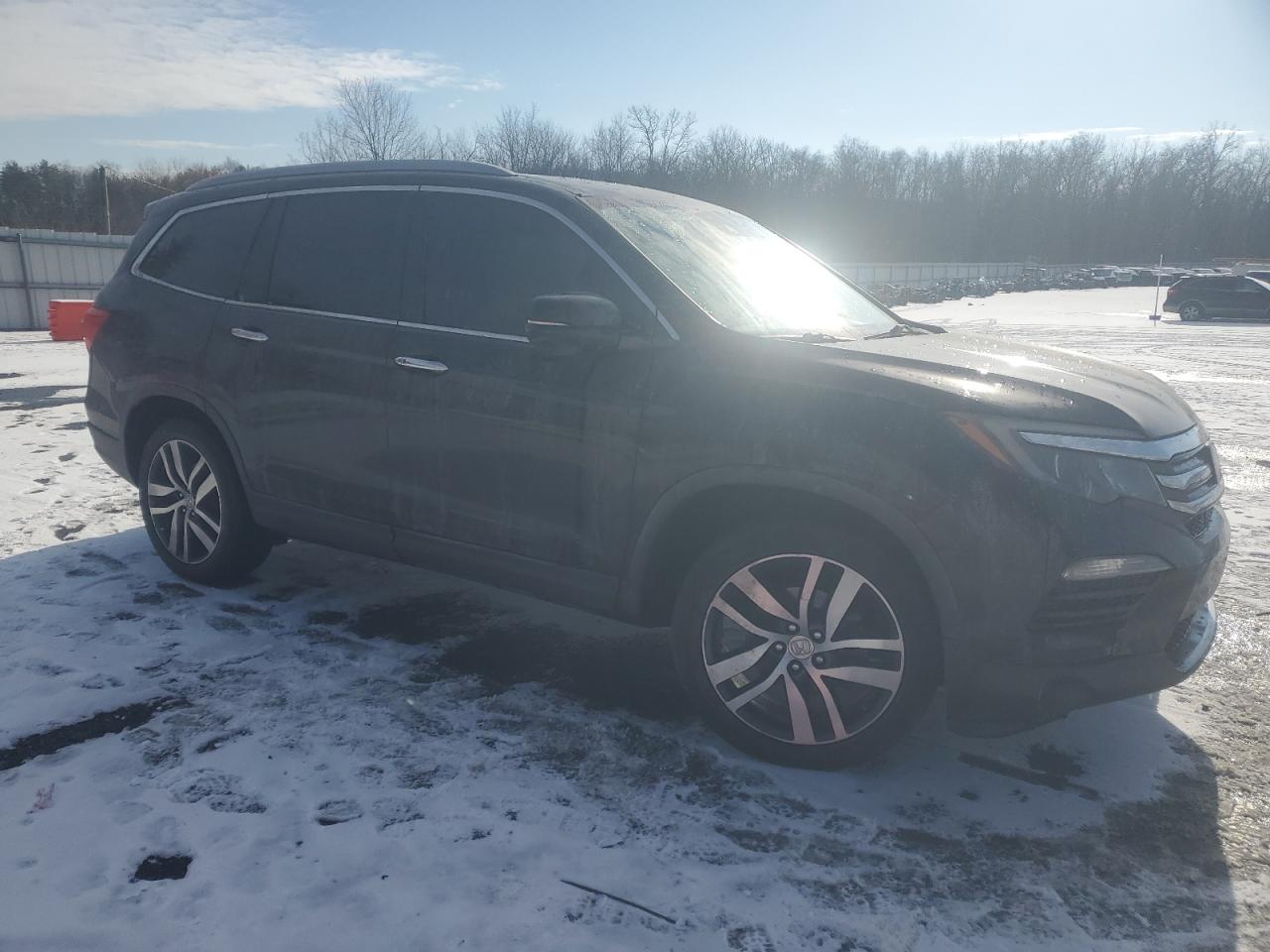 2017 Honda Pilot - Image 4