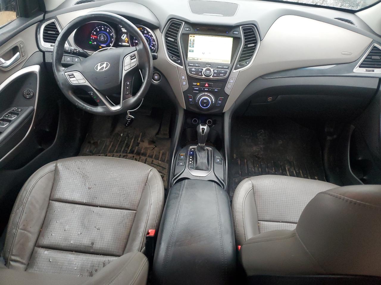 2016 Hyundai Santa Fe - Image 8
