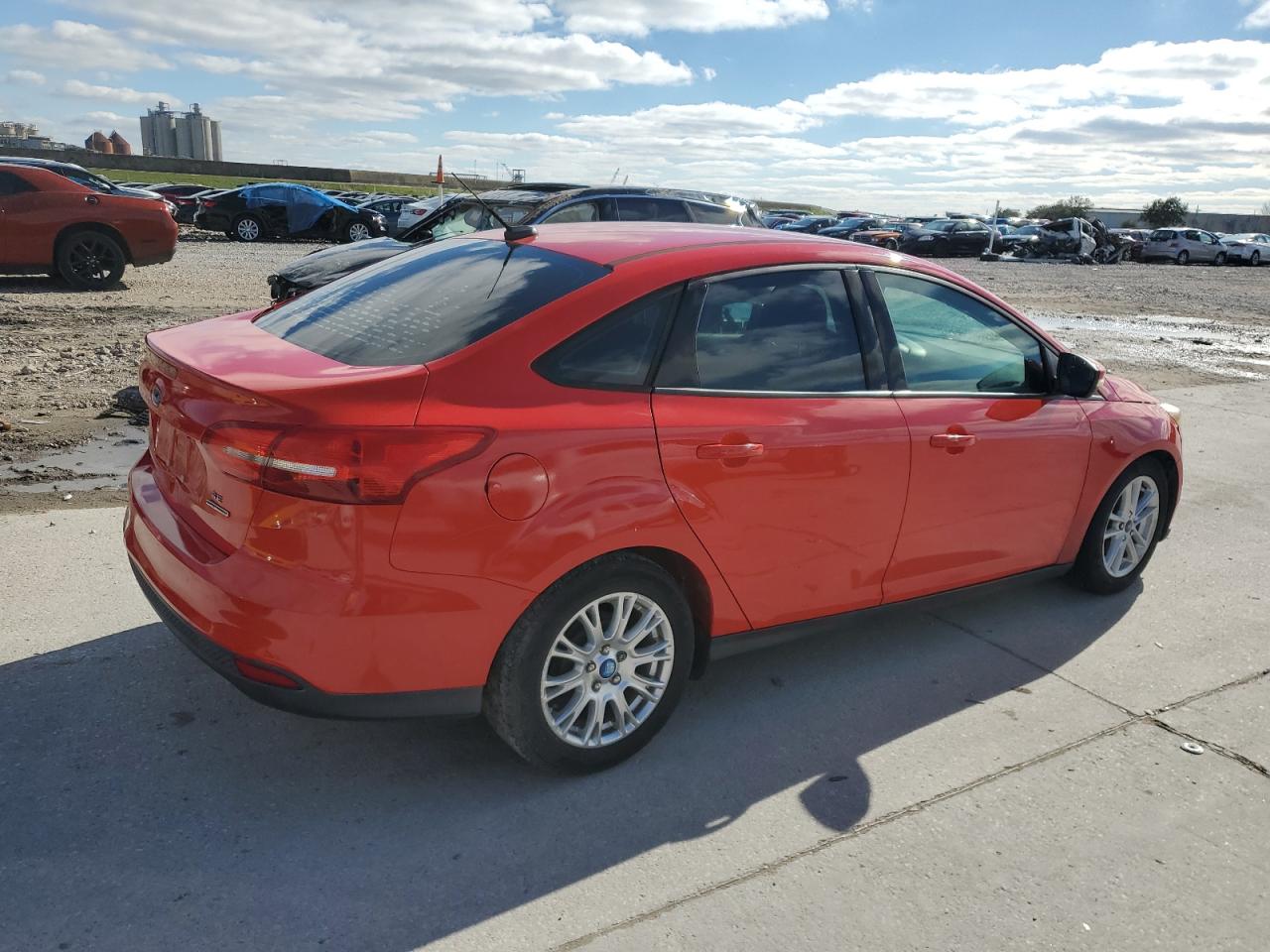 VIN 1FADP3F22FL243989 2015 FORD FOCUS no.3