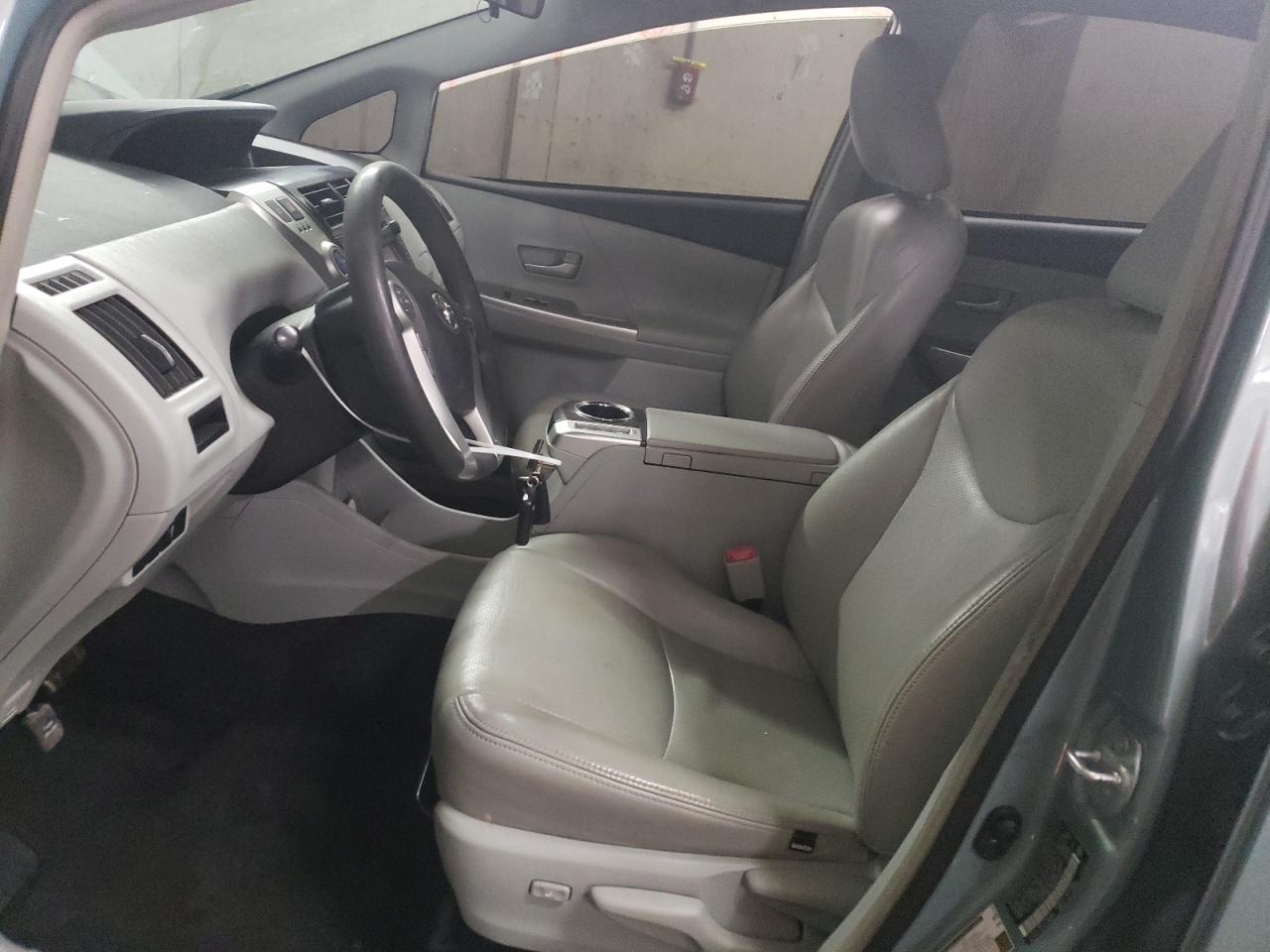 2014 Toyota Prius - Image 7