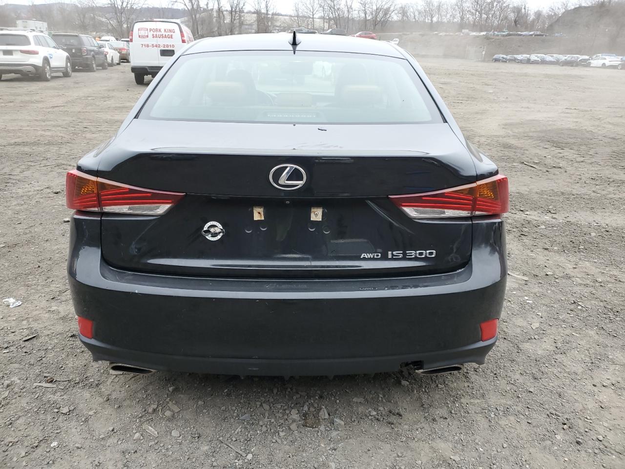 2018 Lexus IS - Image 6