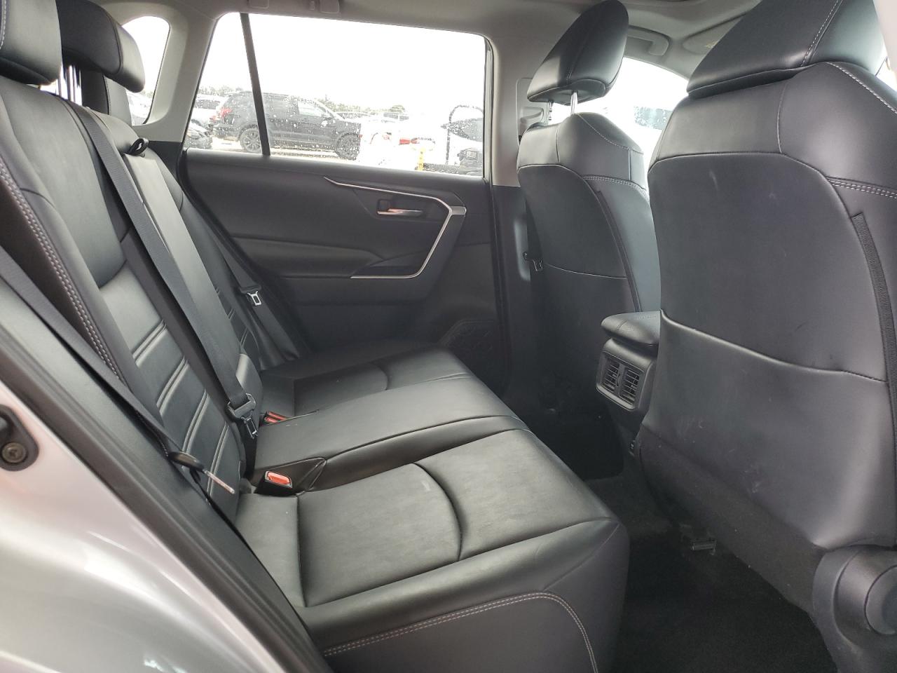 2019 Toyota RAV 4 - Image 11