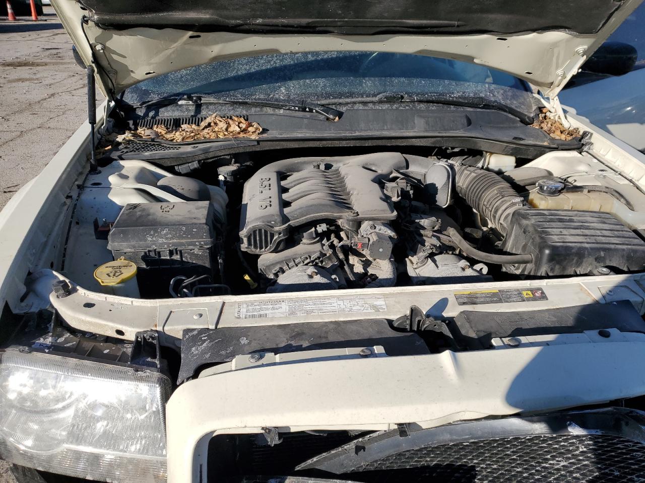 2010 Chrysler 300 - Image 12