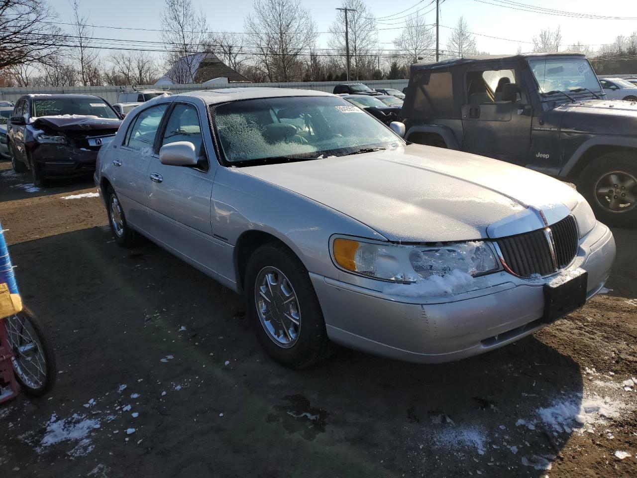1999 Lincoln Town Car - Image 4